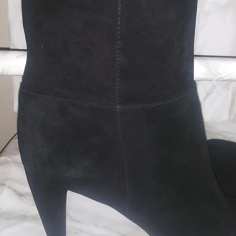 Boots. - Picture 4 of 11